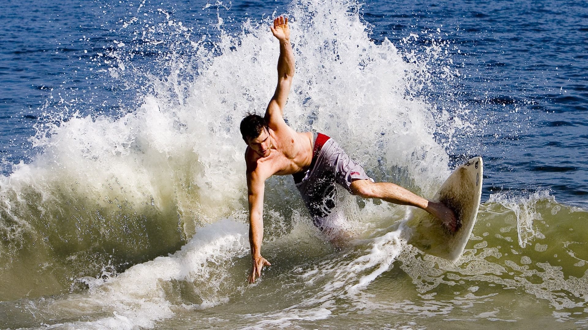 宿敌之战！尼克斯加时险胜雄鹿，班凯罗绝杀完成救赎