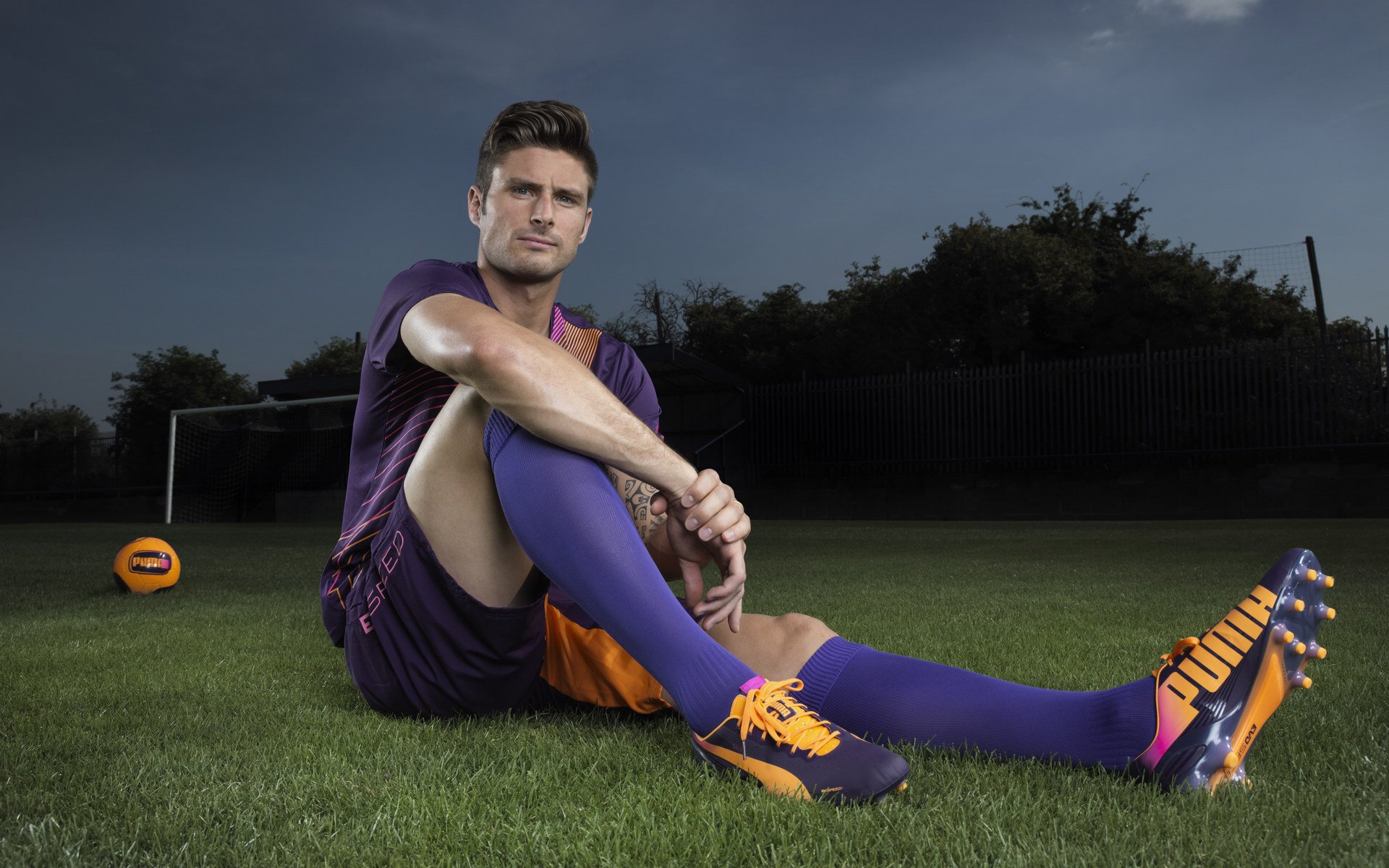 开云体育官网-独舞的星光，失落的星河，萨内闪耀全场，却难掩拜仁战术失衡的隐痛